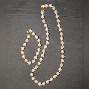 Elegant Pearl Necklace and Bracelet Set Gold Plated Spring Clasp
